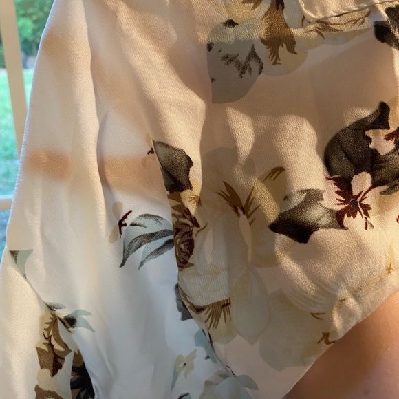 White float romper - Picture 4 of 5